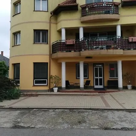 Oops Apartment Tiszafüred